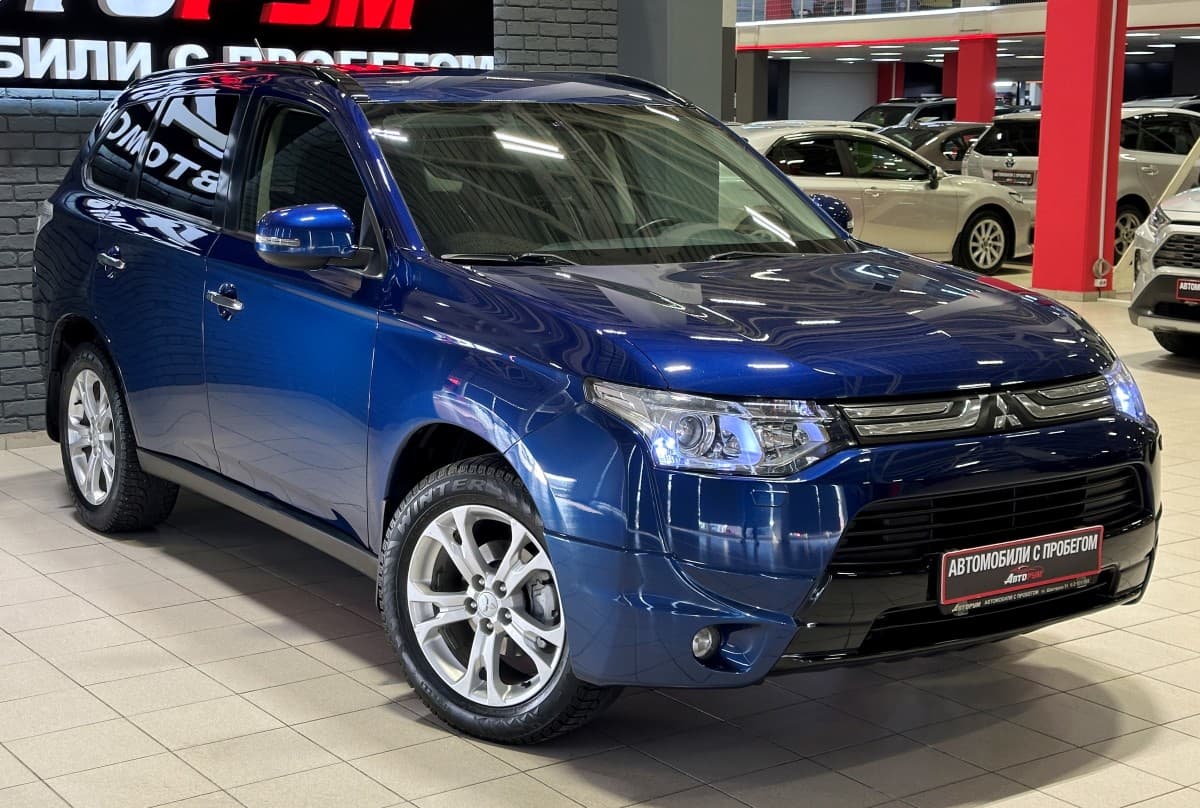 Mitsubishi Outlander - 2