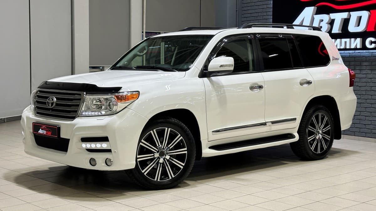 Toyota Land Cruiser 200 - 2