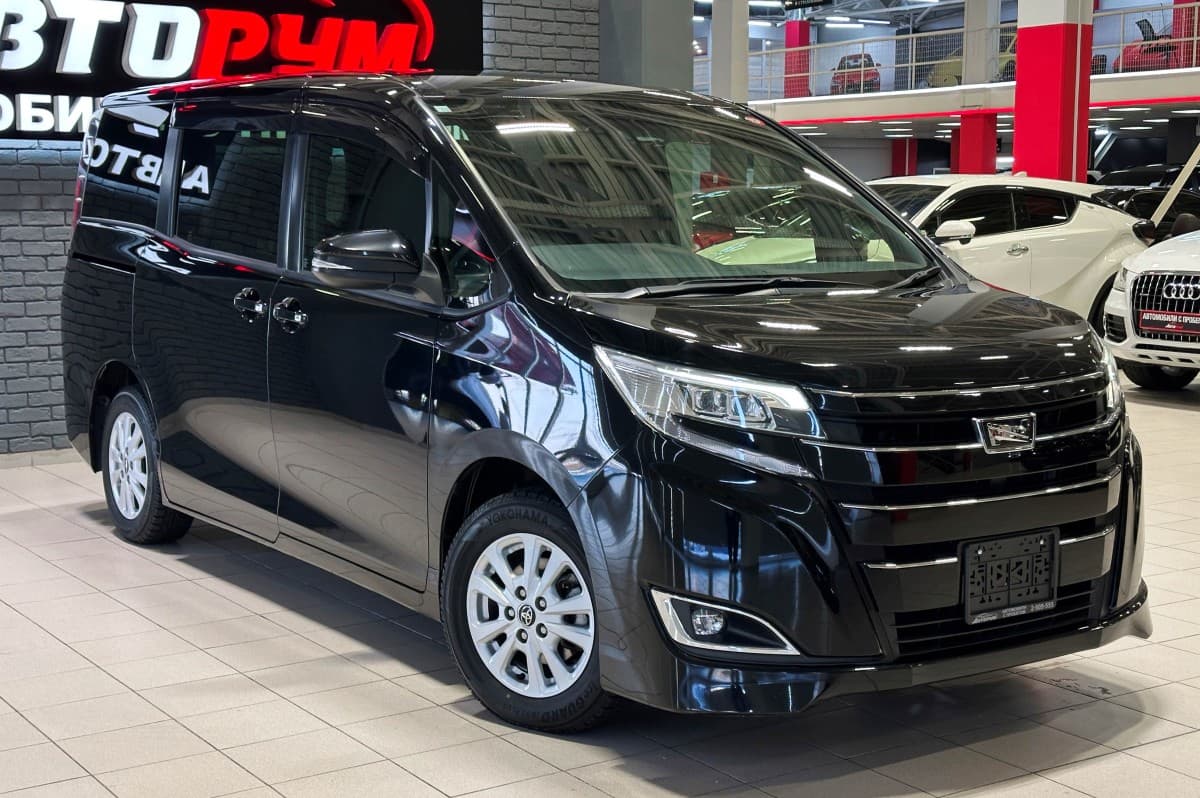 Toyota Noah - 4