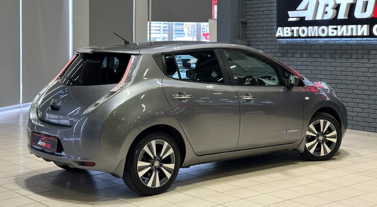 Nissan Leaf - 5