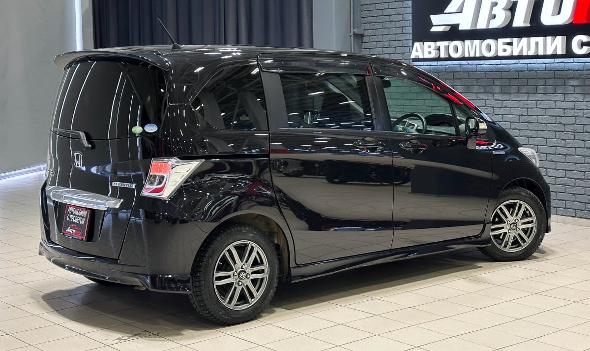 Honda Freed - 5