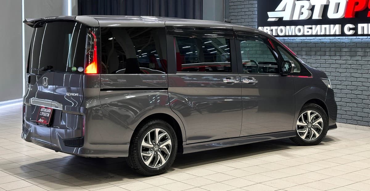 Honda Stepwgn SPADA - 5