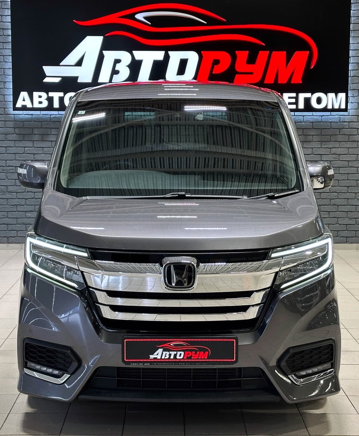 Honda Stepwgn SPADA - 3