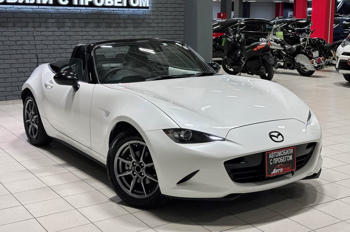 Mazda Roadster - 4