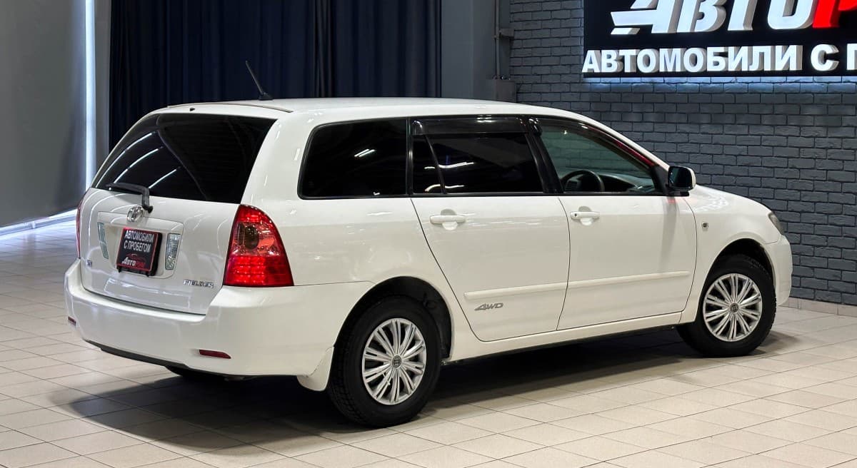 Toyota Corolla Fielder - 5