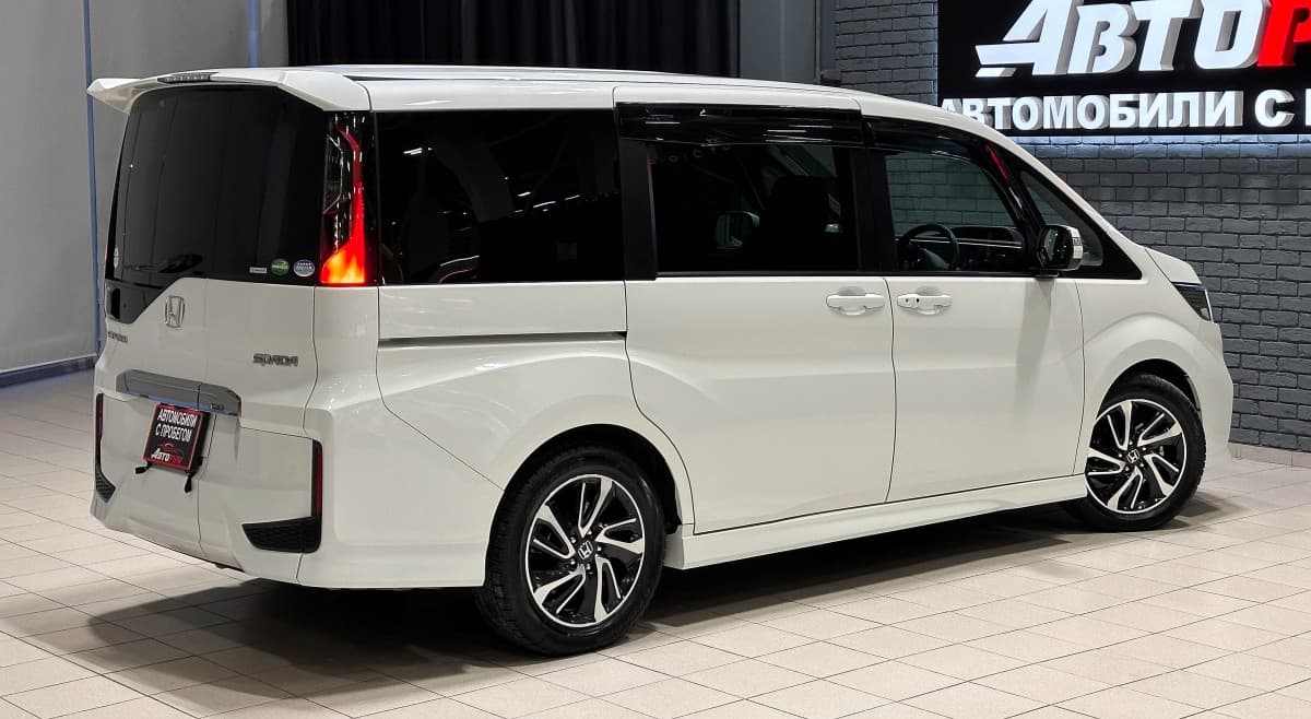 Honda Stepwgn Spada - 5