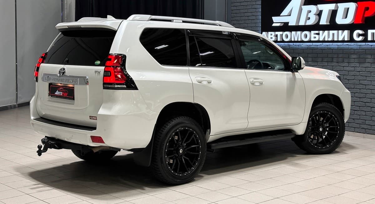 Toyota Land Cruiser Prado - 5